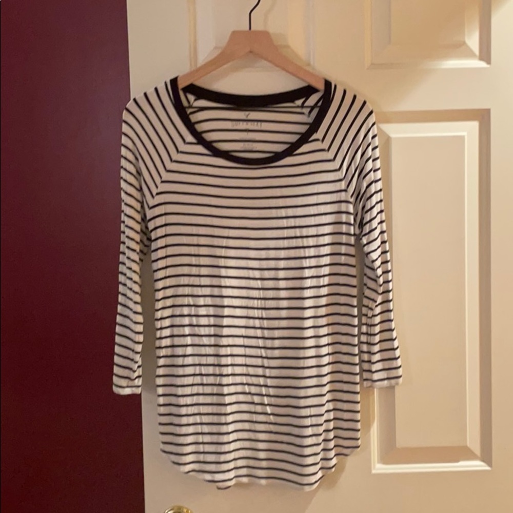 American Eagle 3/4 shirt